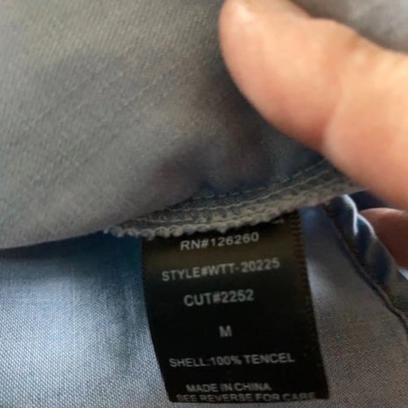 Soft, comfy denim-style shirt w/flared bottom, size Medium - Picture 5 of 7